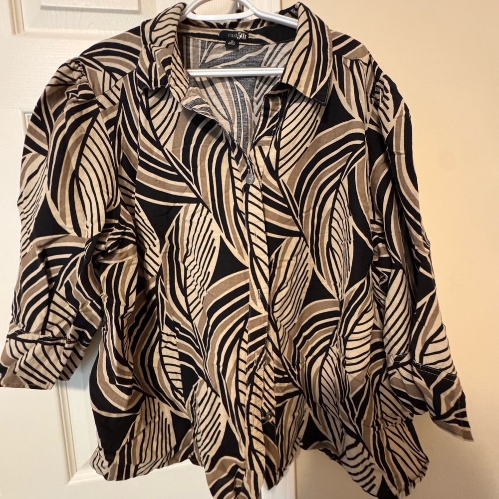 East 5th Black and Tan Leaf Pattern Blouse
